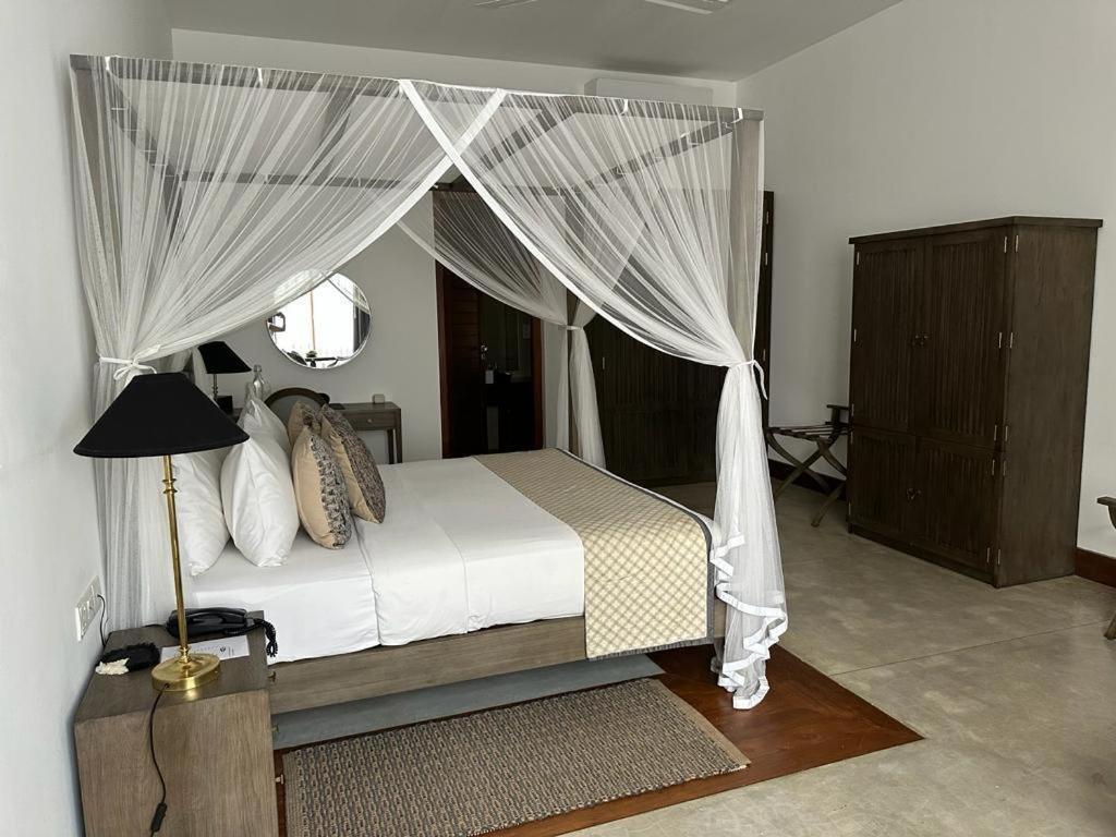 The Villa By Contemporary Ceylon Wadduwa Extérieur photo
